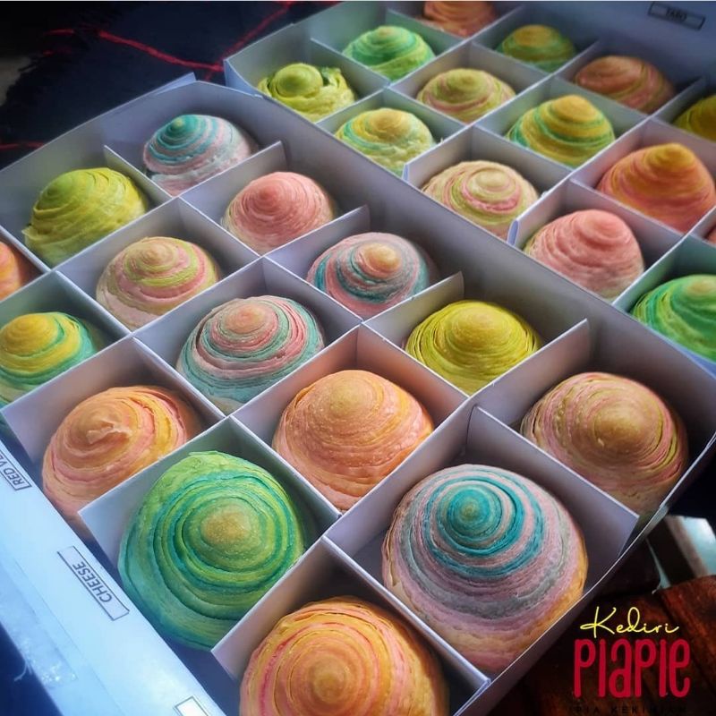 

PIA PIE Kediri Regular Box (15 pcs) Oleh-Oleh KEDIRI Kekinian