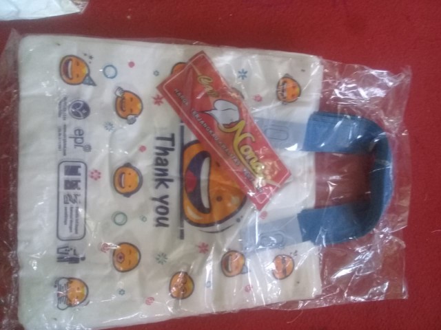 Kantong Plastik Smile Softhandle Ukuran 23 Cm ( 1 Pack)