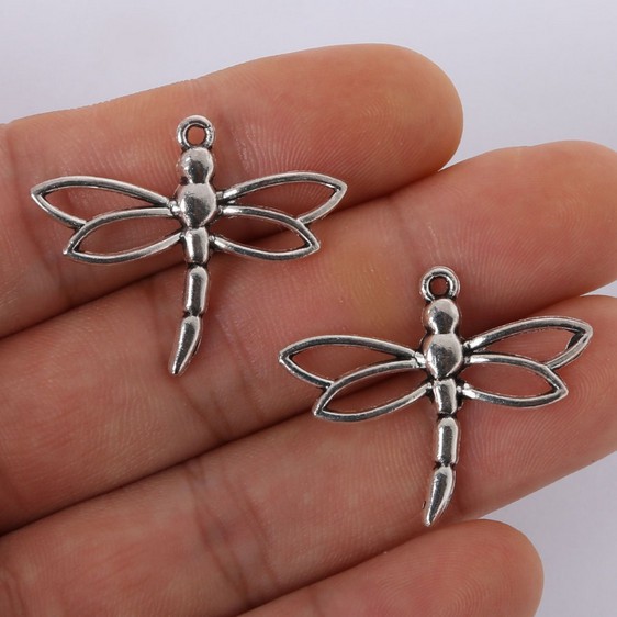 5pcs Liontin Bentuk Capung Warna Silver Ukuran 3.2x3.15cm Gaya Vintage Tibet Untuk Gelang Kalung Gantungan Kunci