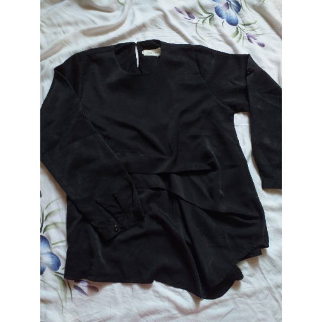[PRELOVED] Kemeja Hitam brand CHAPTER 9
