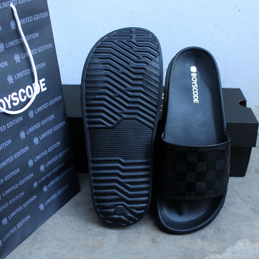 Sandal Slip On Pria Distro Terbaru Boyscode Catur Checkerboard Hitam / Sandal Slop / Sandal Slide Pria