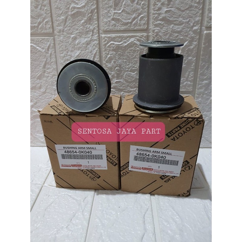 BUSHING ARM SMALL FORTUNER HILUX ORIGINAL
