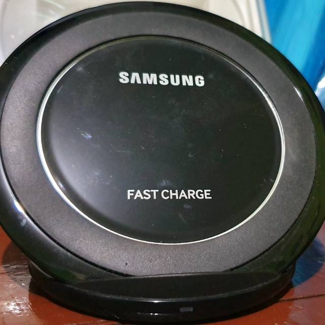 SAMSUNG WIRELESS FAST CHARGER
