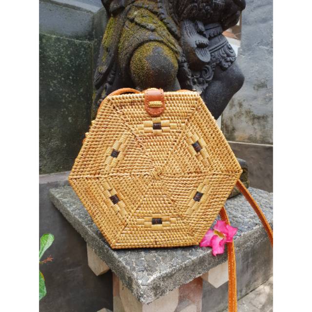 Tas Rotan Wanita Hexagon