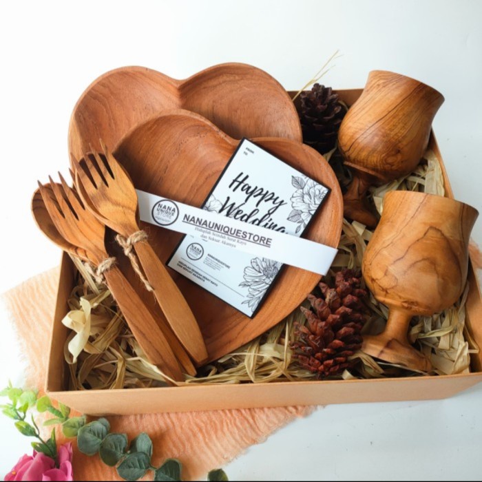 

Hampers Pernikahan Kado Nikahan Wedding Valentine Anniversary Gift