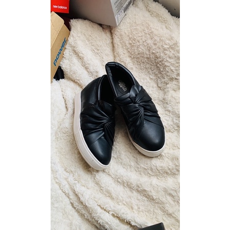 sepatu Gosh Hitam Preloved