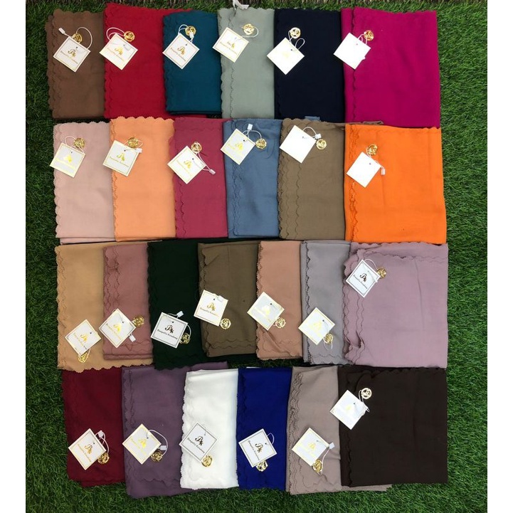 Segi empat polos by Bungatta kerudung