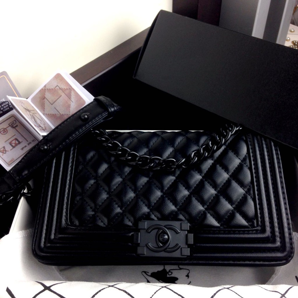CHANEL BOY SO BLACK "Special Edition" SS18 CH8811 VL
