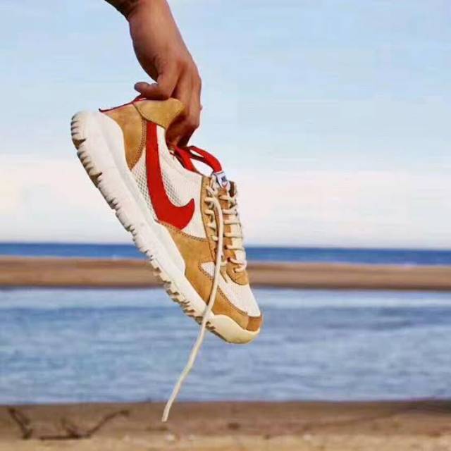 

TOM SACHS X NIKECRAFT MARS YARD 2.0