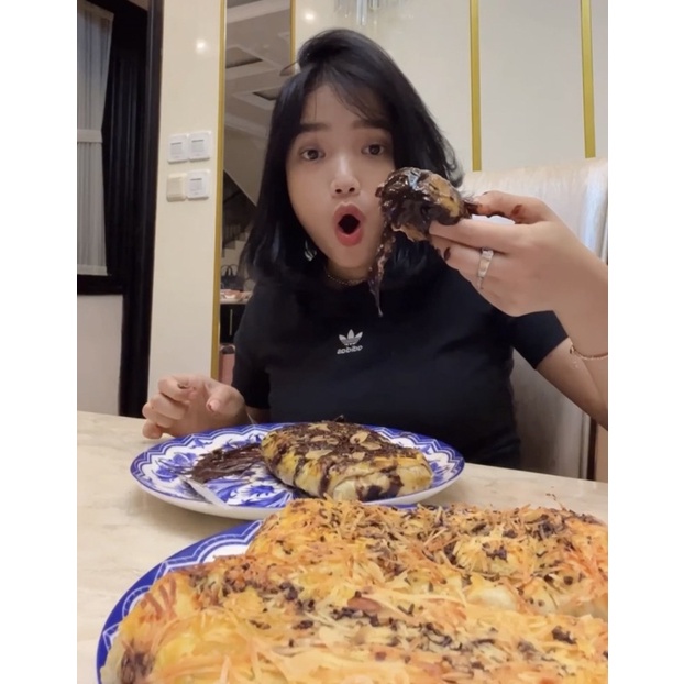 

PILLOW PISANG COKLAT KISMIS