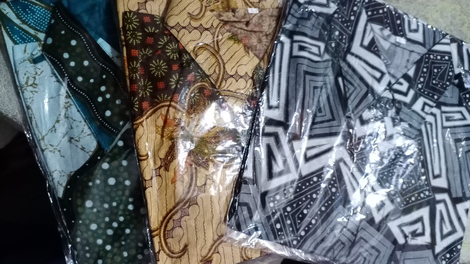 Seno Jarum Kemeja Batik Pria Baju Batik Pria Lengan Pendek Model Reguler Coklat Kopi M L Xl