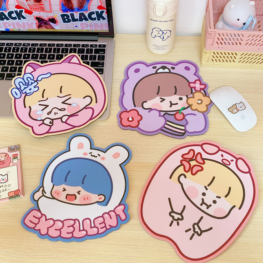 Mouse Pad Motif Kartun Perempuan Warna Pink / Ungu Gaya Korea Tahan Lama Untuk Kantor