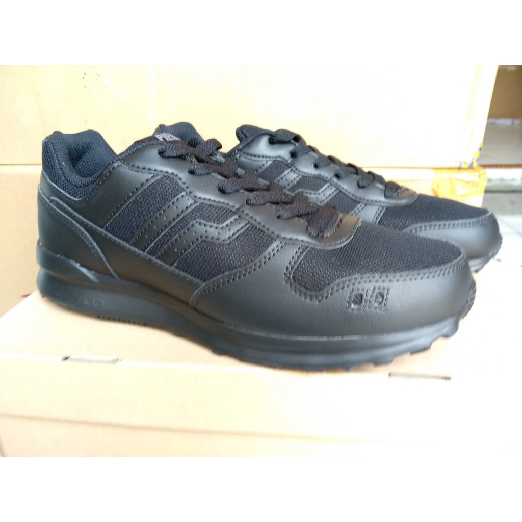 Sepatu Piero Jogger All Black