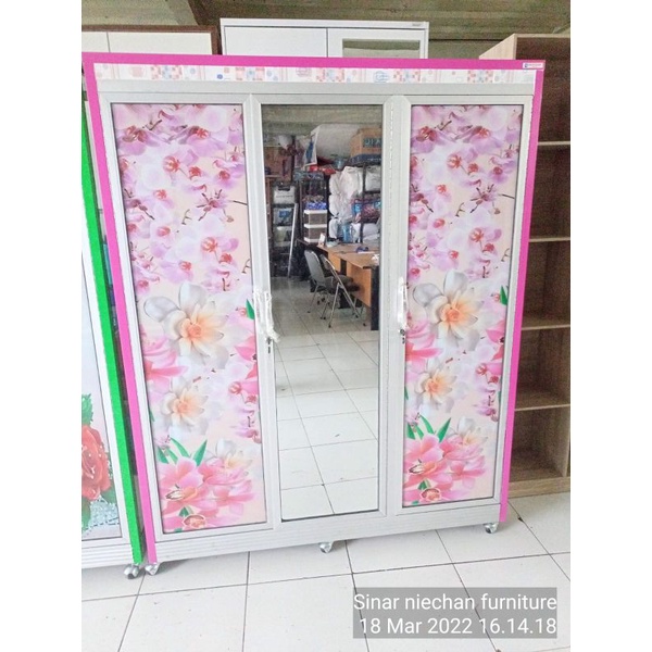 LEMARI BAJU GAMIS KACA