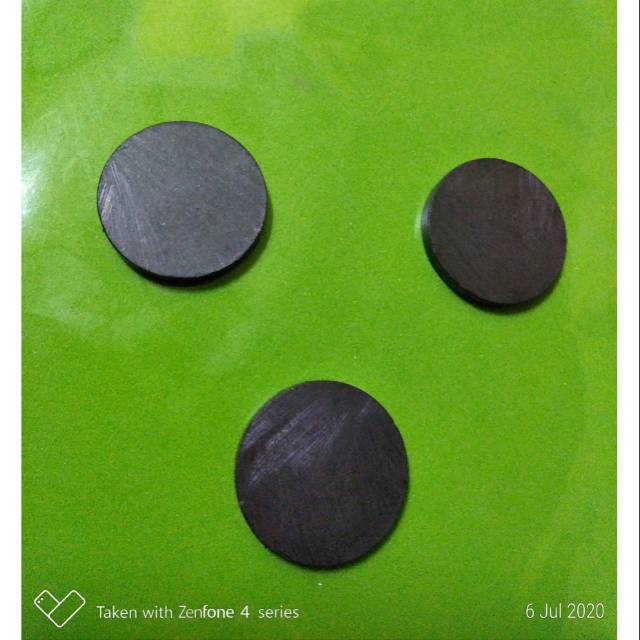 

Magnit Bulat Magnit Datar 17-25mm ( 1 buah )