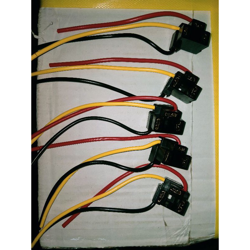 socket lampu sealbeam PVC / socket lampu H4 + kabel