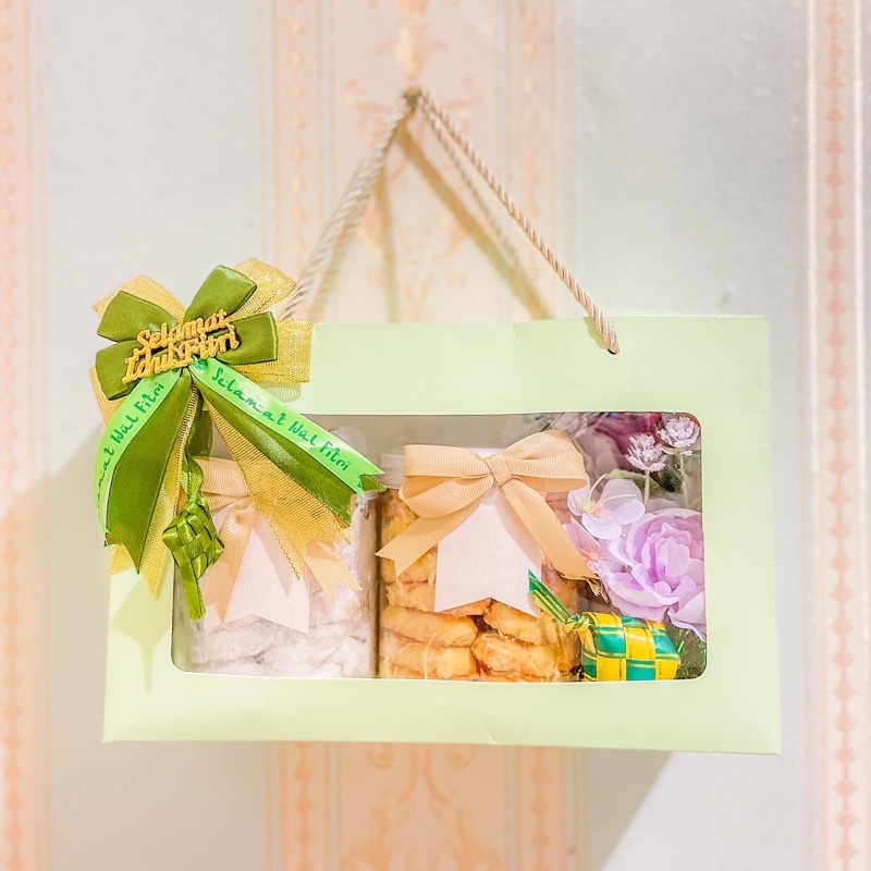 

Hampers Kue Kering (B)/ Hampers Lebaran Idul Fitri/ Hampers Tangerang [selempangwisuda.tng]