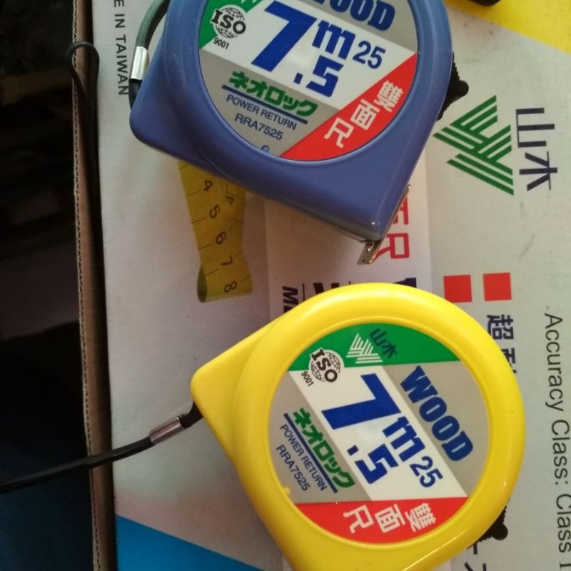 

meteran wood 7.5 m ada tulisan hongsui nya juga bisa ukur 2 permukAn