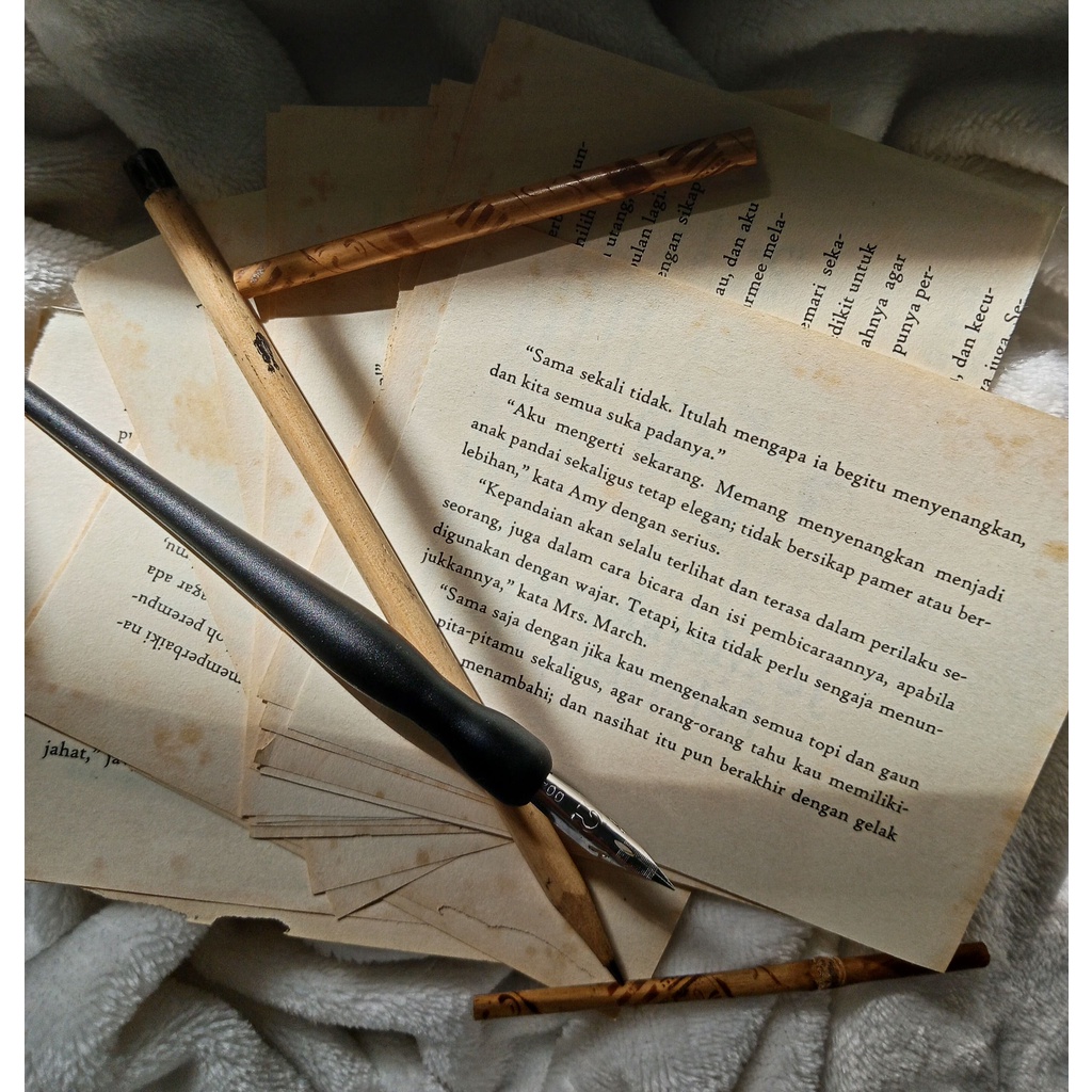 

Vintage Old Novel Paper - Scrapbook/Journaling