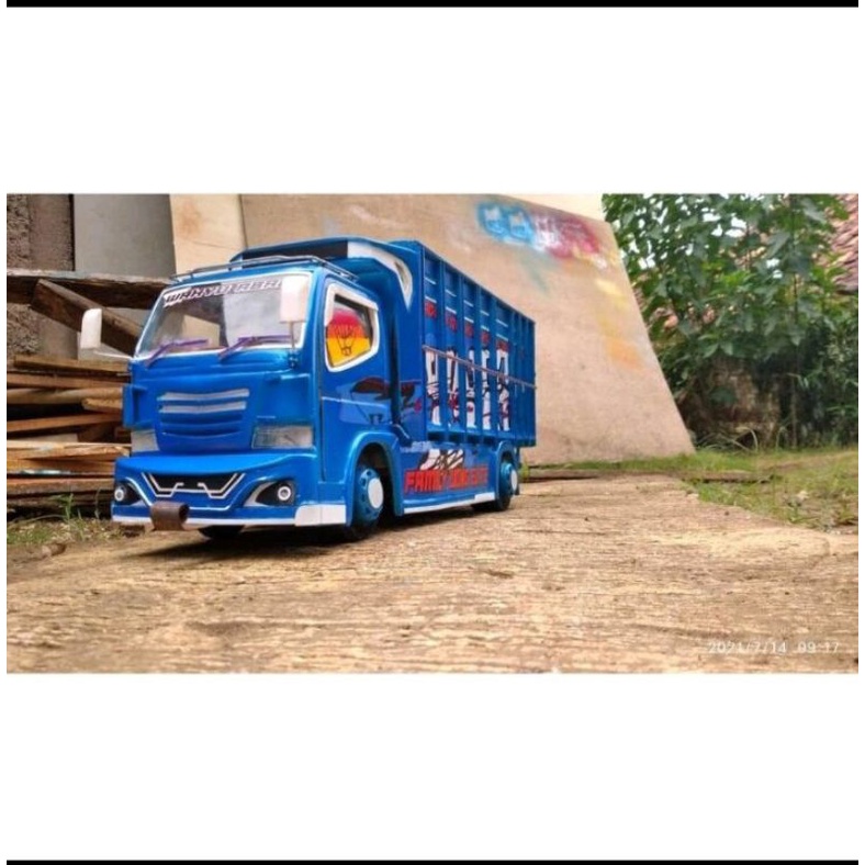 MINIATUR TRUK OLENG KAYU NEW WAHYU ABADI BIRU FULL VARIASI LAMPU DAN BONUS TERPAL TERLARIS