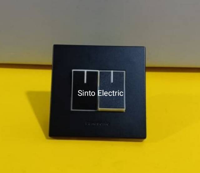 PANASONIC Saklar 2 Gang Style E Black