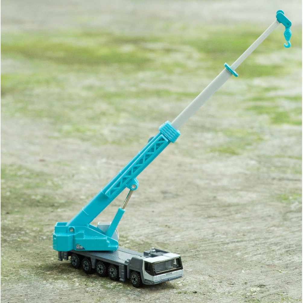 Jual miniatur tomica 133 kobelco crane Diskon