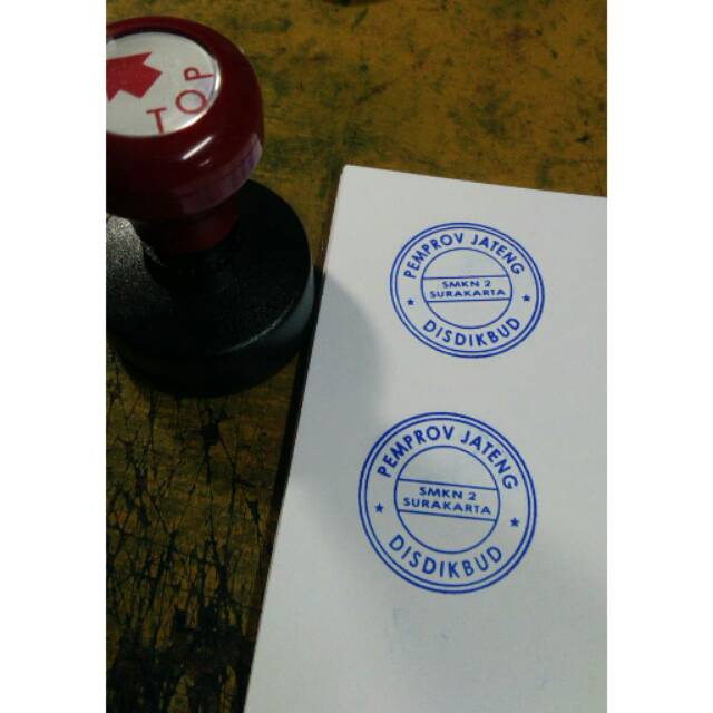

Stempel otomatis..