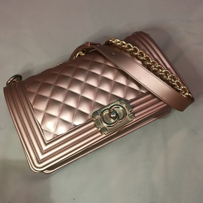 Preloved Tas Selempang Sling Bag Chanel Boy Classic 25x16