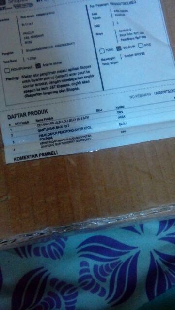 Gantungan Baju Isi 3