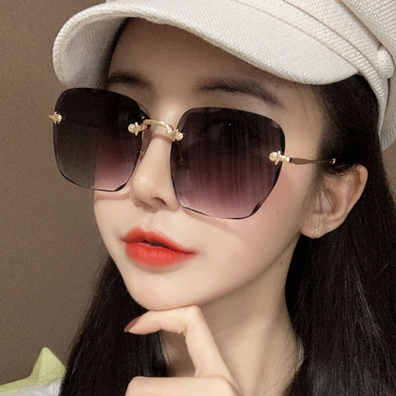 Kacamata Hitam Wanita Fashion Gaya Rimless Gradient Sunglasses