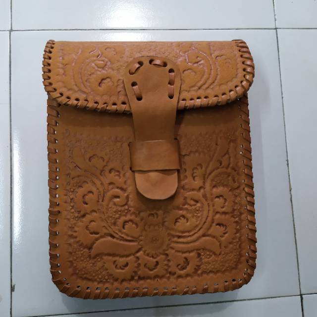 (BISA COD) TAS SELEMPANG KULIT ASLI PERSEGI PANJANG UKURAN BESAR 21x19x6 cm - SLING BAG WANITA OOTD