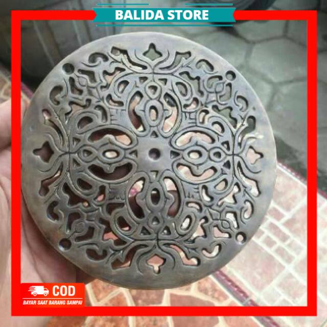 Ornamen plat dekorasi lingkar ukir antik