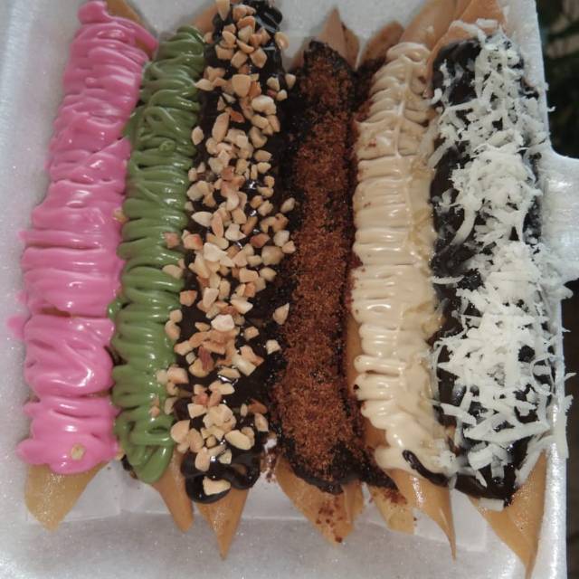 Banana Roll Pisang Coklat Balikpapan Strawberry Almond ...