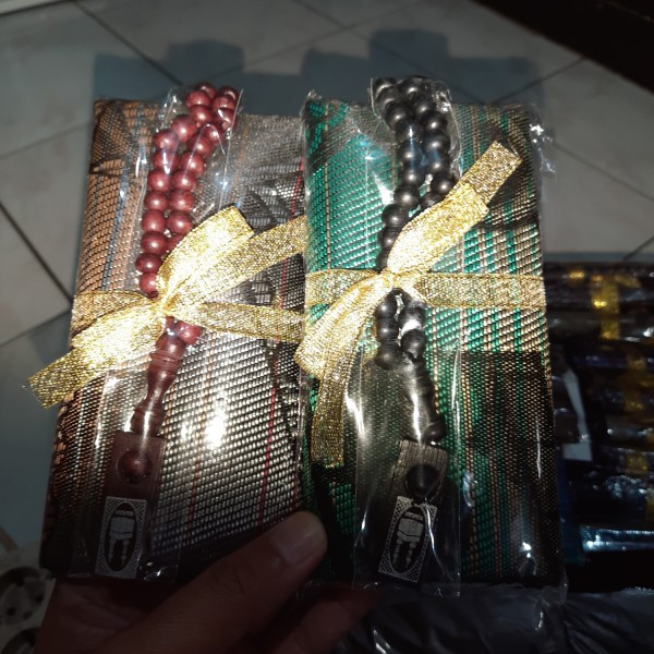 Sajadah Dewasa + SABLON  +Tasbih Kayu Souvenir Tahlilan 40 HARI