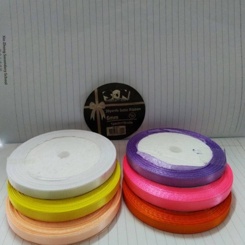 

Pita satin ¼" (inch) per roll