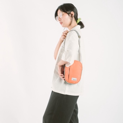 Evroa Poppy Sling Bag - Peach Olive