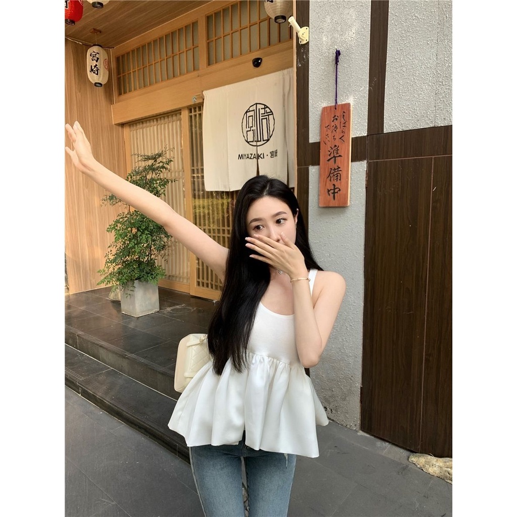 Red wanita white suspender design sense niche sweet and spicy wind top pakaian luar wanita musim panas tanpa lengan pinggang ruffled rompi belakang yang indah