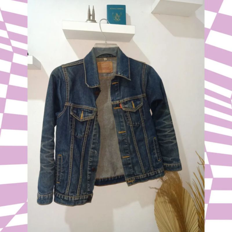 Jaket levis wanita / Original Quality Clothing Preloved