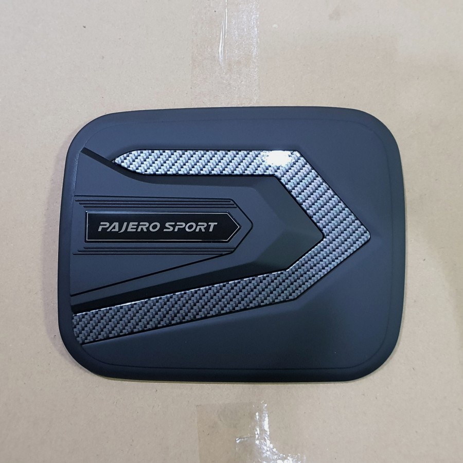 Tank cover hitam doff list carbon All new pajero 2016-2021.