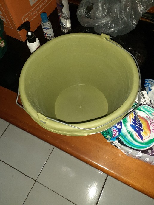 Ember Plastik Hijau | Ember Cor Anti Pecah | Ember Bangunan Kecil Mgj