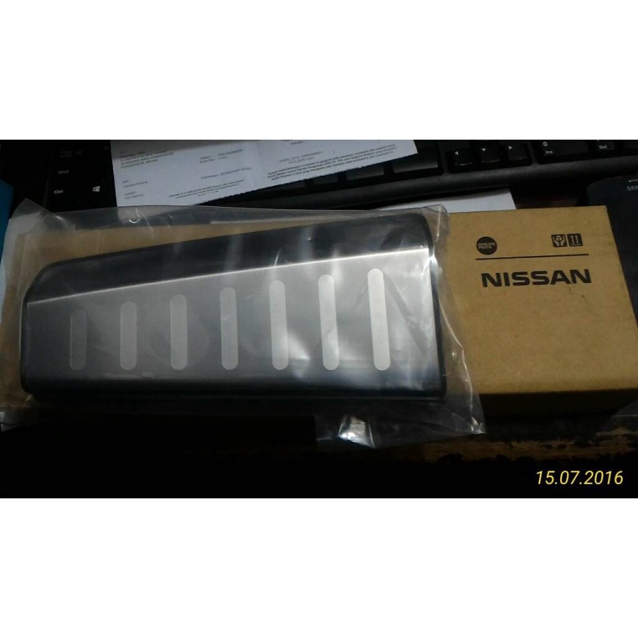 plate kicking rear scrub plate Nissan March