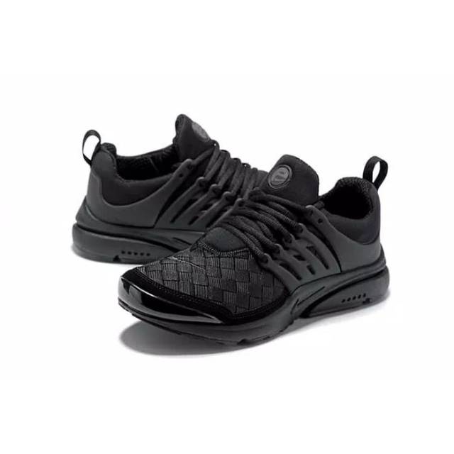 presto nike triple black