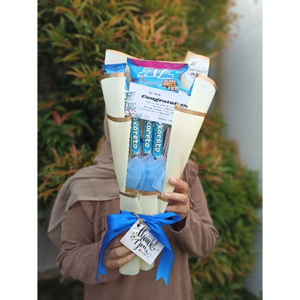 BUKET SNACK BUKET ULTAH SNACK WISUDA ( SUDAH PACKING KARDUS)