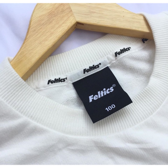 Crewneck Feltics Putih