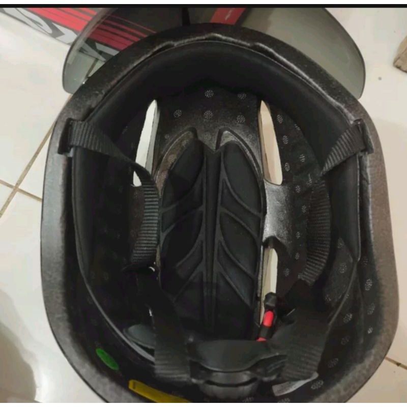 helm sepeda ada kacamata RAZE R18 HItam tengkorak