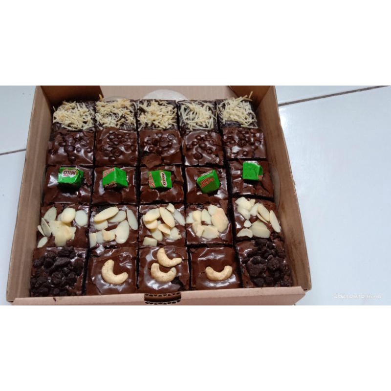 

Brownies fudgy shiny crust