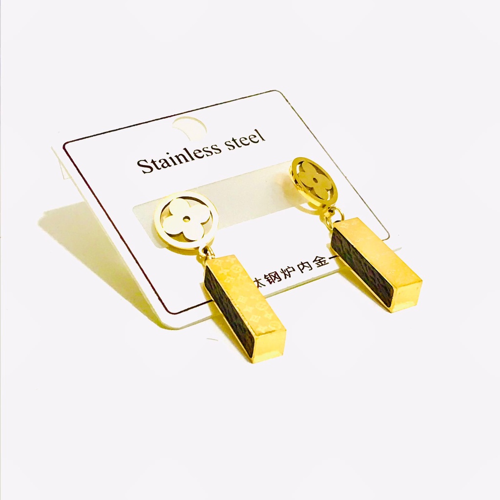 Anting Titanium Wanita Lapis Emas Anti Karat Model Tusuk AT-40