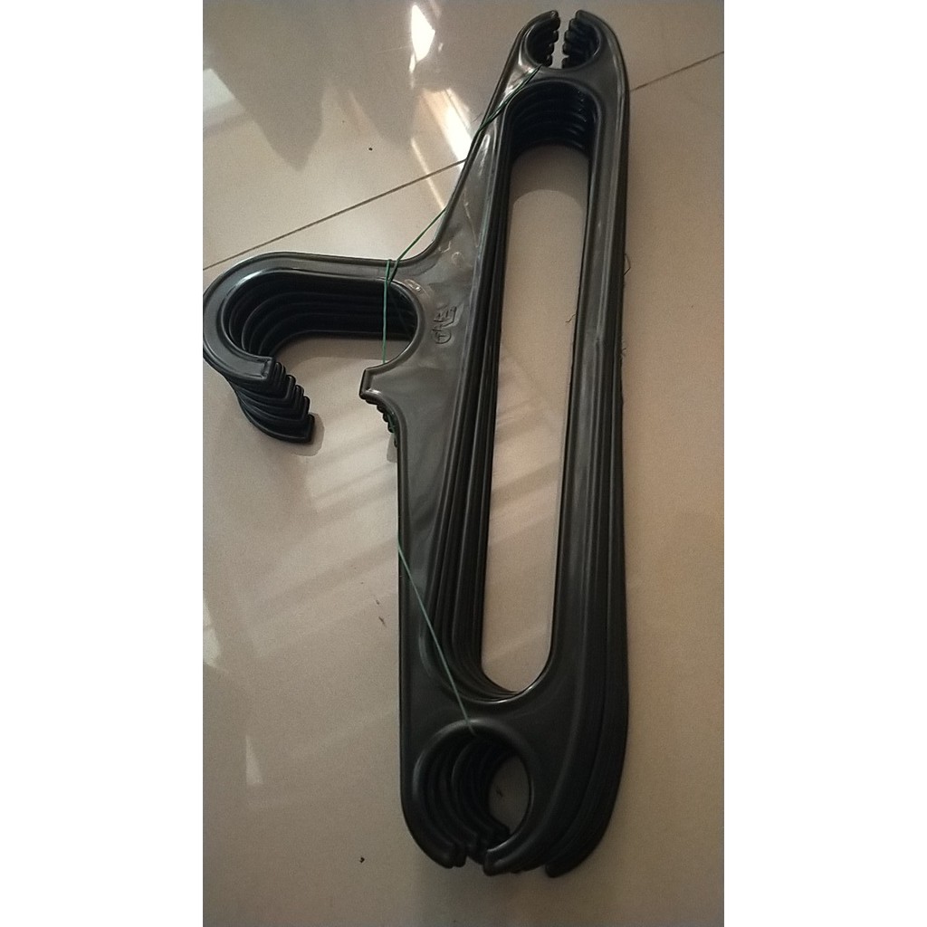 Hanger 17 Hitam  DEWASA HARGA PER LUSIN