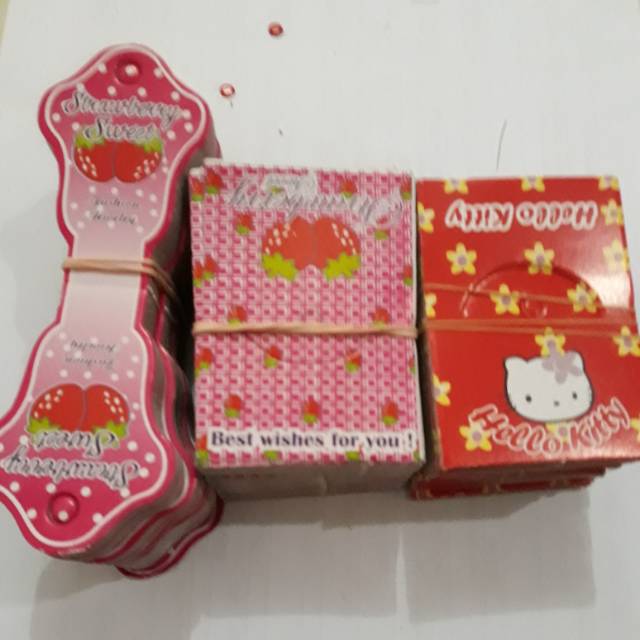 

Hangtag Label Untuk Bros Souvenir