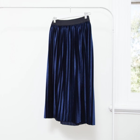 HELLO PARRY JOEY VELVET PLEATED SKIRT